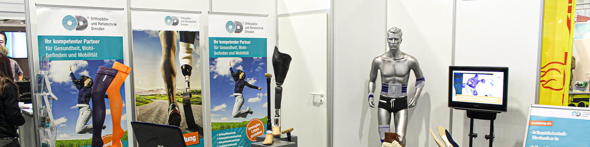 Messestand mit Ausstellungsstücken