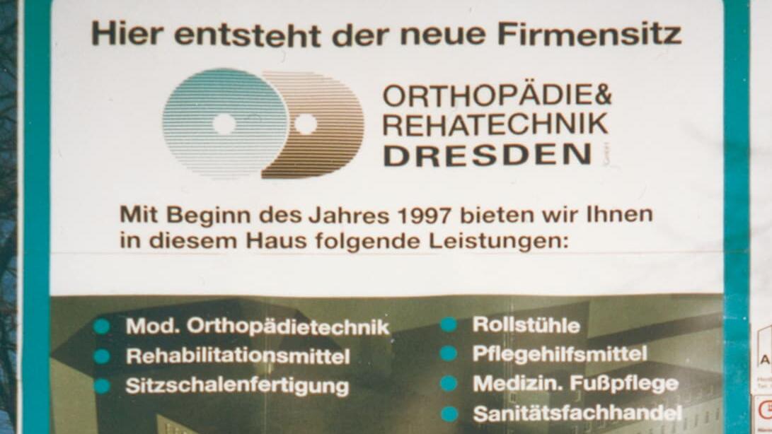 Bautafel zur Entstehung des neuen Firmensitzes auf der Fetscherstraße in Dresden 1996