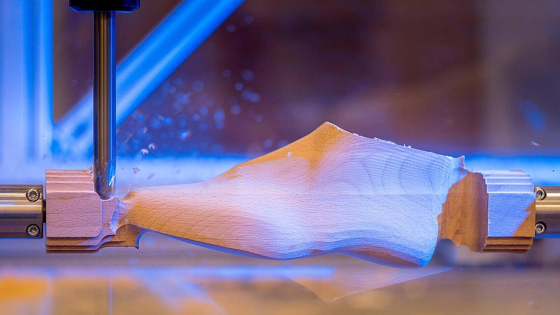 Schuhleiste wird gefräst