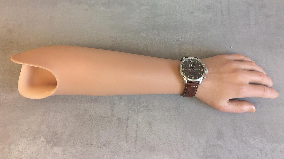 passive Armprothese für eine naturgetreue Optik